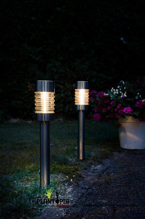 Pack de lampes de jardin solaires LED avec tubes et piquet de